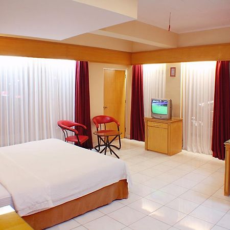 Hotel Hangtuah Padang  Dış mekan fotoğraf