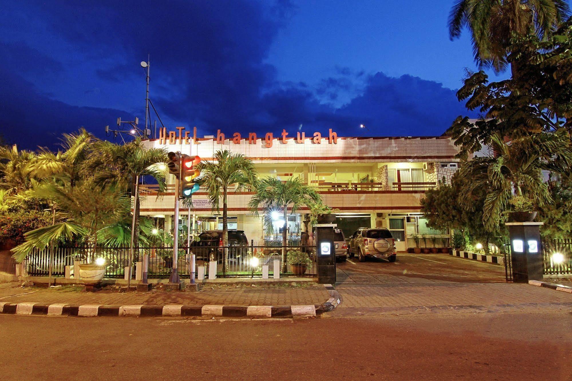 Hotel Hangtuah Padang  Dış mekan fotoğraf