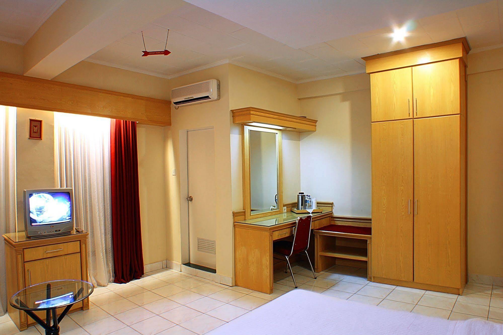 Hotel Hangtuah Padang  Dış mekan fotoğraf