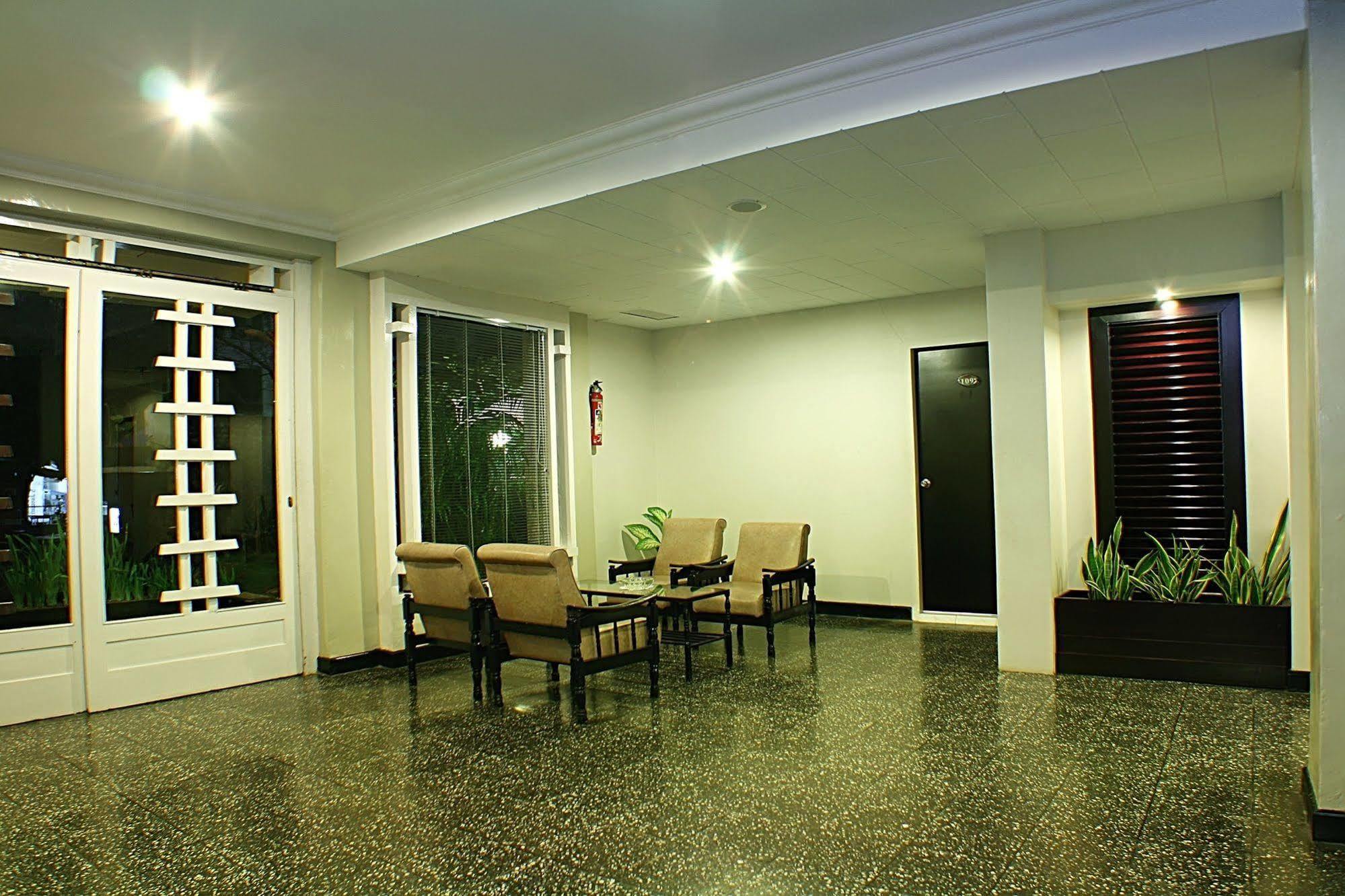Hotel Hangtuah Padang  Dış mekan fotoğraf